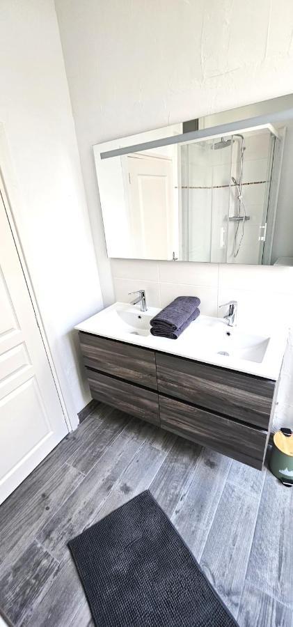 Aux Clefs Des Sacres - Le Barbatre Apartment แร็งส์ ภายนอก รูปภาพ
